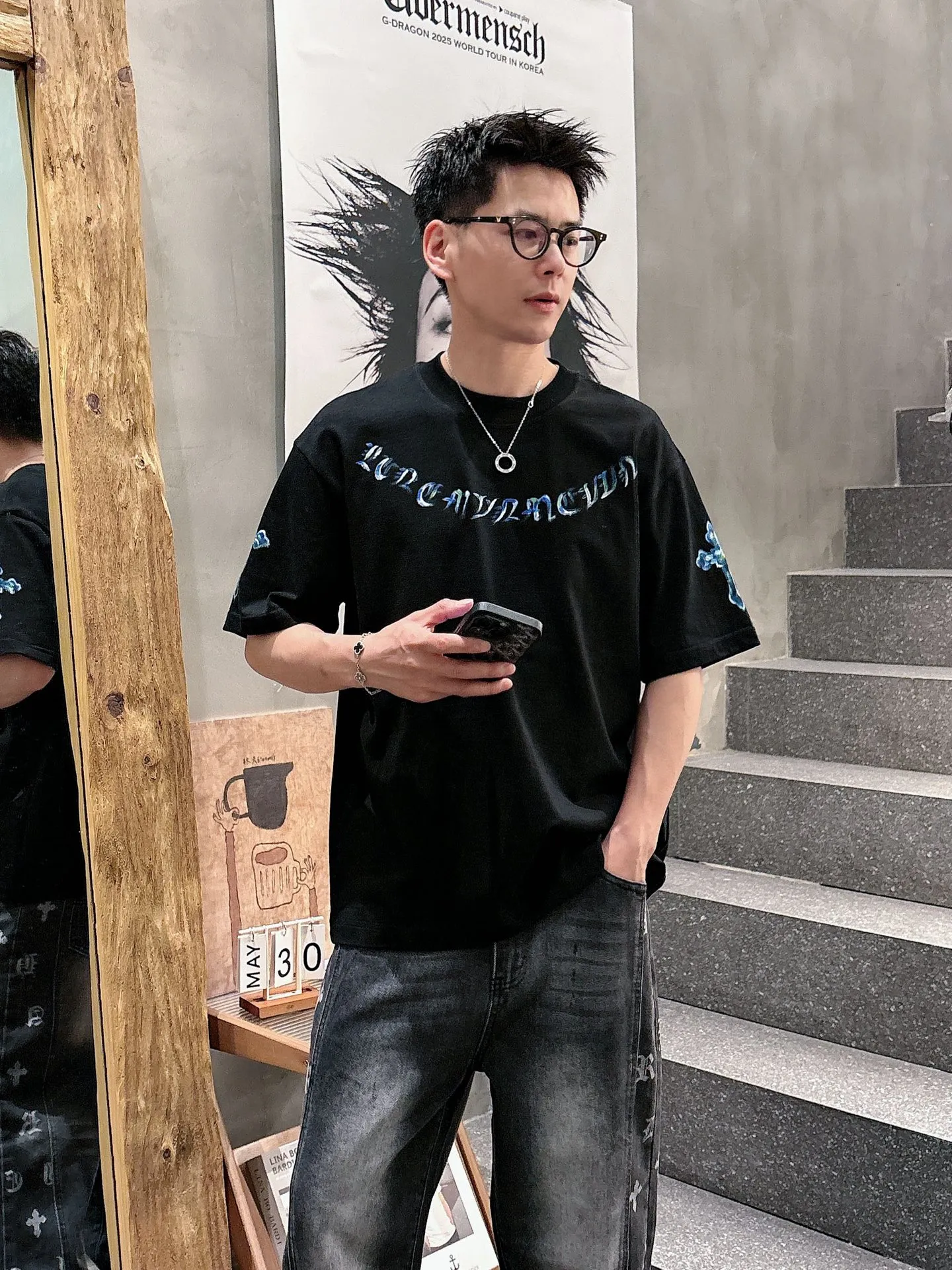 P P 。 Sizes:m~3x :Black White :6099+3796